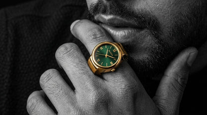 Analogue Gold Band Elegant Ring Watch in Gold Strap with Malachite Dial